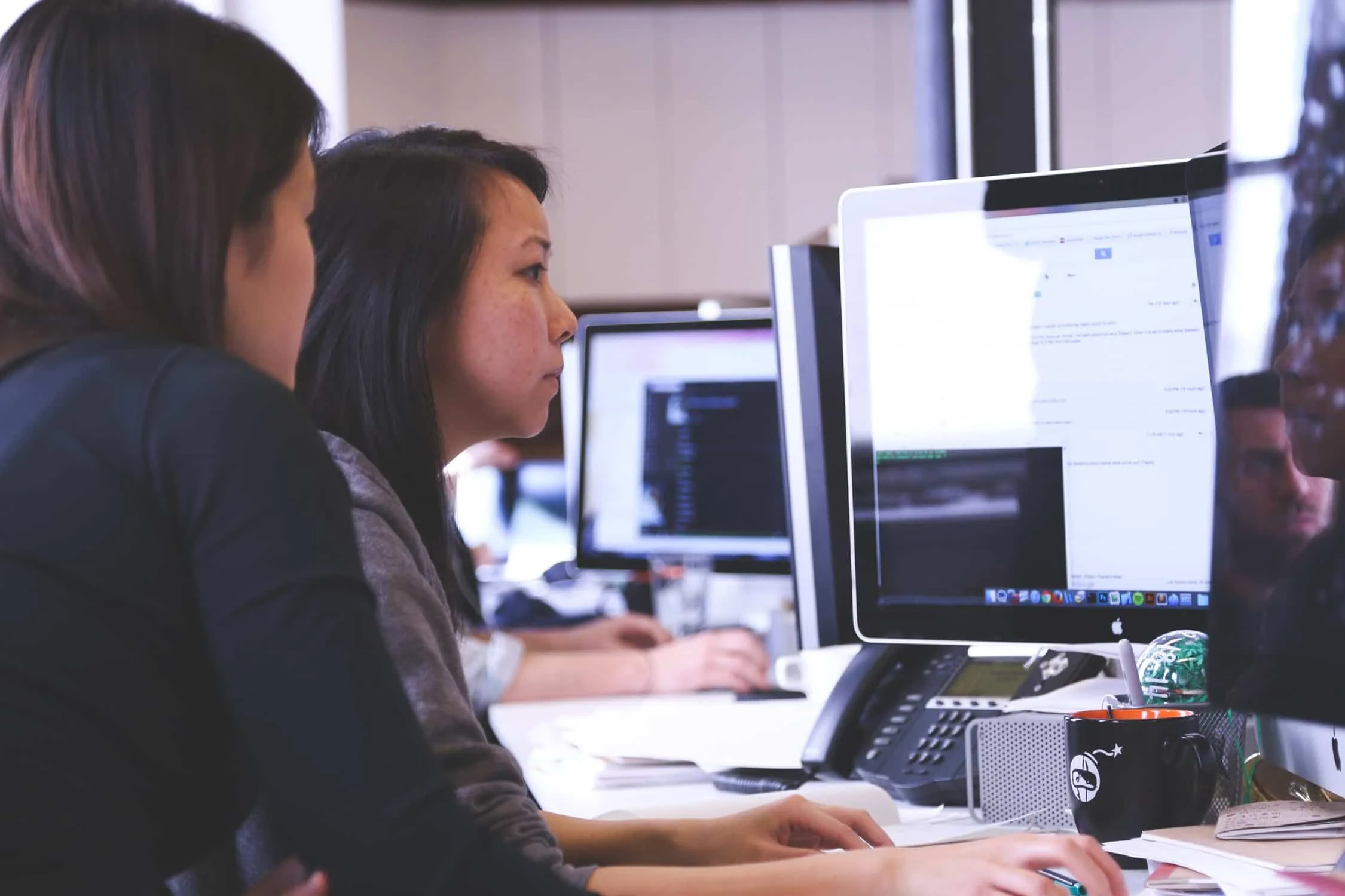 A Beginner’s Guide to Choosing the Right Data Warehouse
